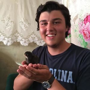 Meet your Posher, Adam